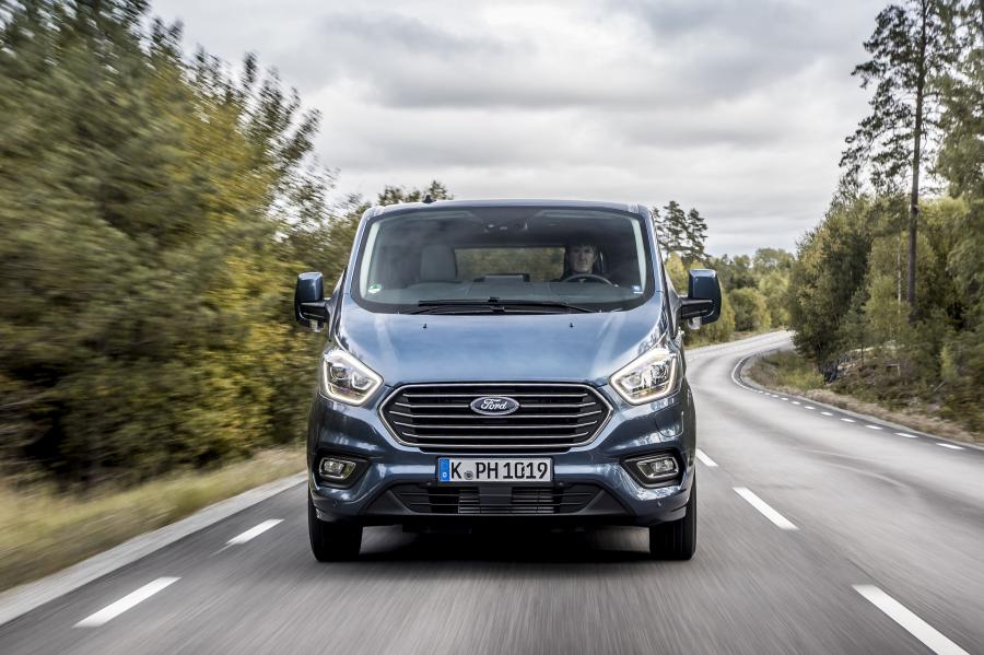  Ford Tourneo Custom PHEV 2019 года  (WW) (фото 14 из 39)